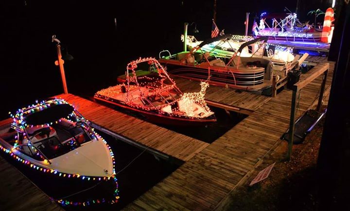 1st-annual-tobesofkee-christmas-boat-parade