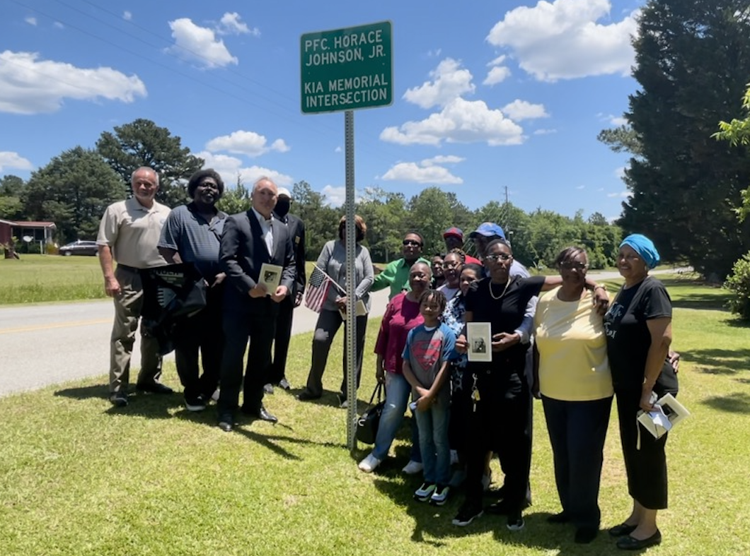 Dedicating Lizella intersection to Vietnam Veteran PFC Horace Johnson